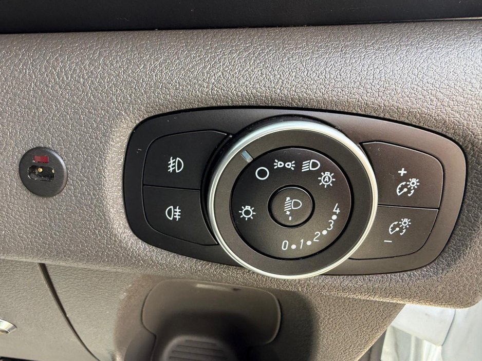 2022 Ford Transit - image 21