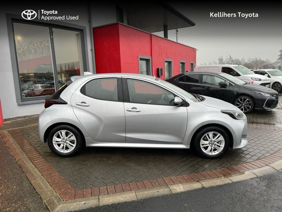 2024 Toyota Yaris YARIS 1.5 HYBRID LUNA €26,900
