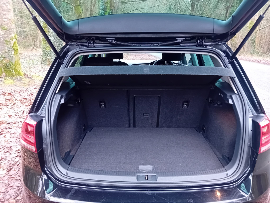 2016 Volkswagen Golf HIGHLINE 1.6 TDI MANUAL 5 SPEED 110HP 5DR @ REDDY 2 DRIVE LTD €13,850