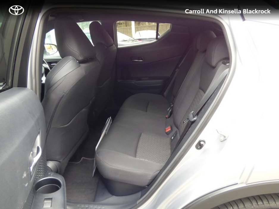 2023 Toyota C-HR - image 8