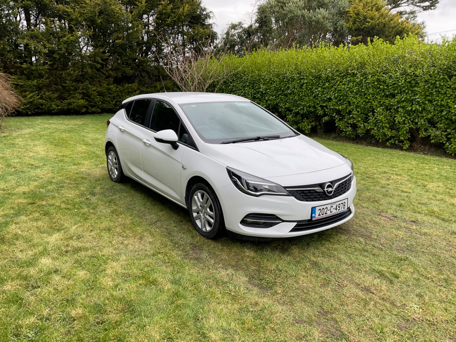 2020 Opel Astra - image 3