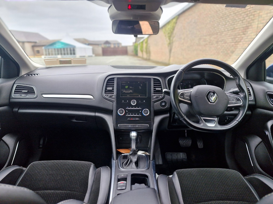 2017 Renault Megane - image 8