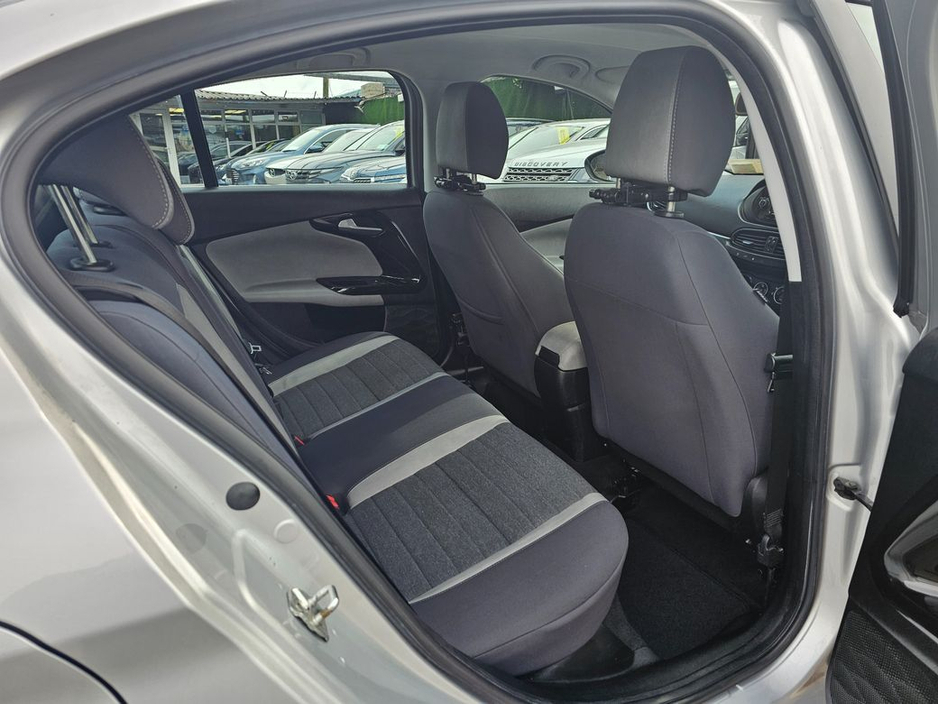 2017 Fiat Tipo - image 16