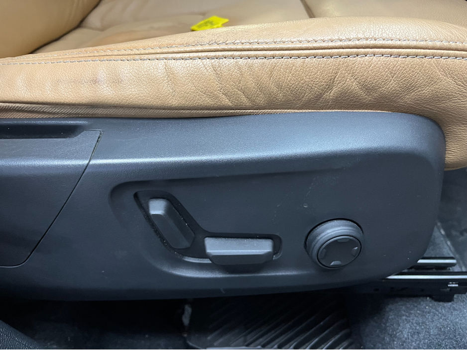 2022 Volvo XC40 €35950! 2022 VOLVO XC40 T5 RECHARGE PLUG-IN HYBRID 1.5 AUTOMATIC / CRUISE CONTROL / ELECTRIC MEMORY & HEATED SEATS / REAR HEATED SEATS / 360° PARKING CAMERA / APPLE CARPLAY / PANORAMIC SUNROOF €35,950