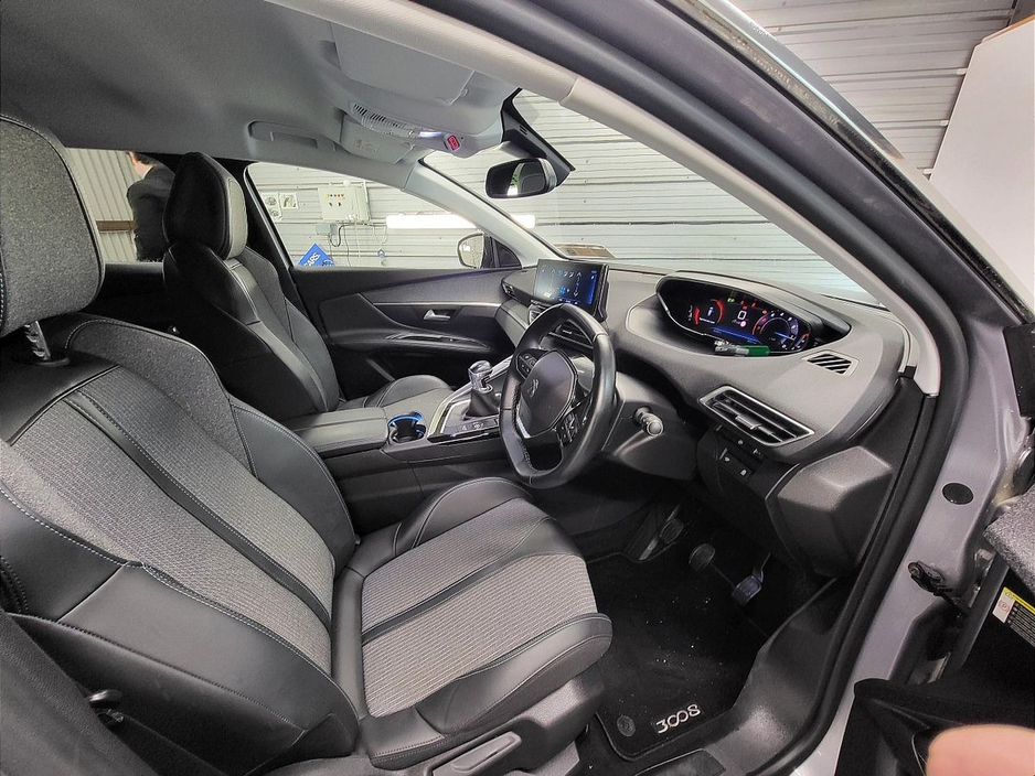 2021 Peugeot 3008 1.2 PureTech 130bhp Allure