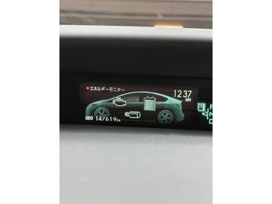 2012 Toyota Prius - image 11