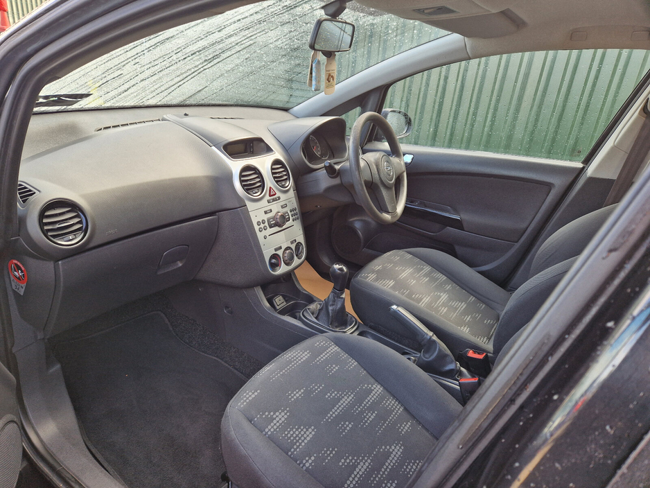 2014 Opel Corsa - image 13