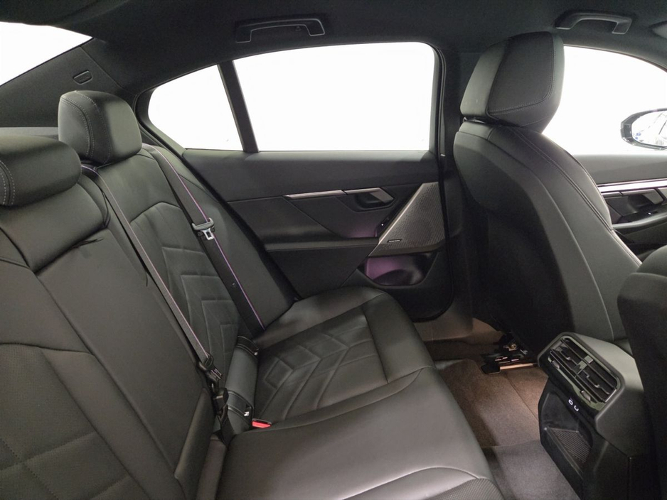 2025 BMW i5 I5 Edrive40 M Sport Pro eDrive 40 M Sport Pro eDrive40 340 Electric 83.9 kWh Auto