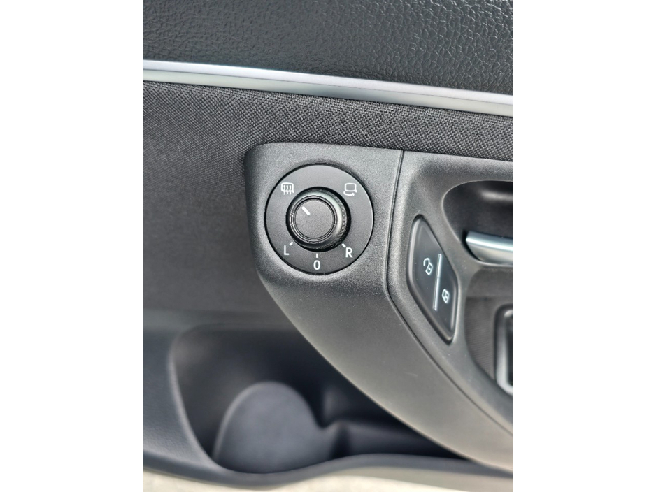 2016 Volkswagen Polo - image 10