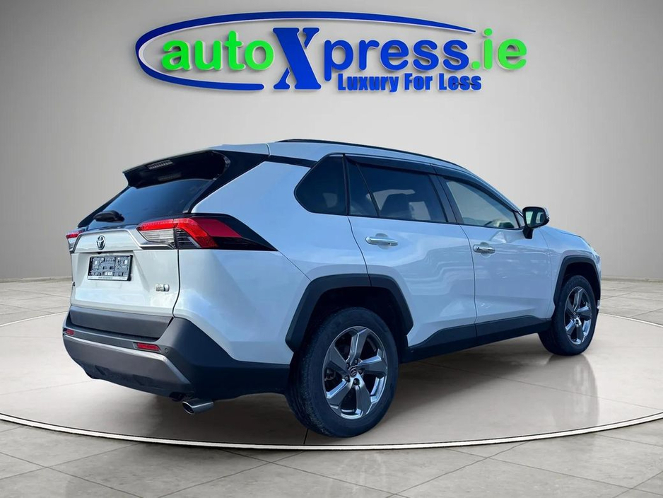 2020 Toyota Rav4 - image 13