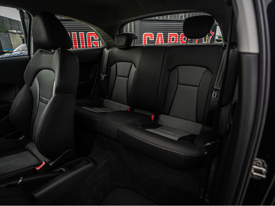 2015 Audi A1 - image 25