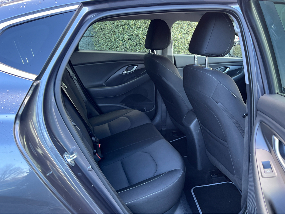 2018 Hyundai i30 - image 9