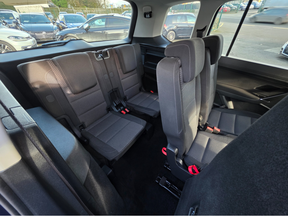 2018 Volkswagen Touran - image 10