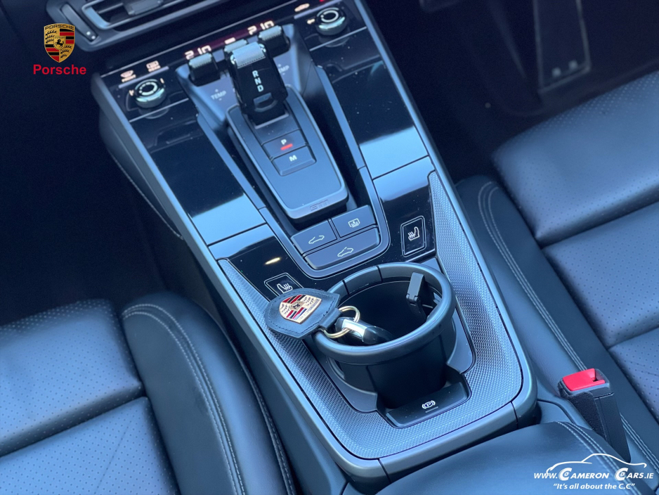 2020 Porsche 911 CARRERA 4SPEED Aventurine Green Metallic €144,950