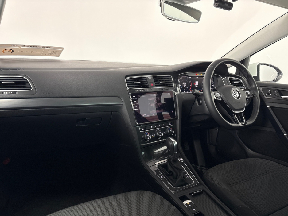 2019 Volkswagen Golf COMFORTLINE**TOUCHSCREEN MEDIA**APPLE CAR PLAY**REVERSE CAMERA**PARKING SENSORS**MULTIFUNCTIONAL STEERING WHEEL**CRUSIE CONTROL**DUAL CLIMATE**CLOTH SEATS**ELECTRIC WINDOWS**AIRCONDITIONING**ISOFIX** €19,995