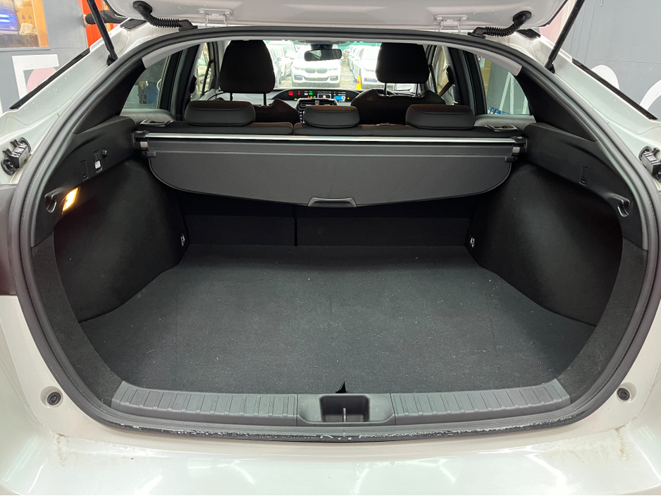 2022 Toyota Prius 2022 TOYOTA PRIUS S 1.8 AUTOMATIC / CRUISE CONTROL / REVERSE CAMERA AND MORE