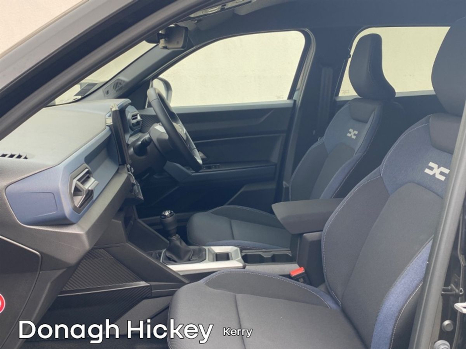 2025 Dacia Duster - image 4