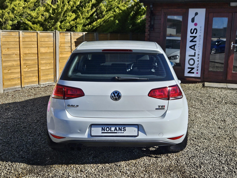 2013 Volkswagen Golf - image 11
