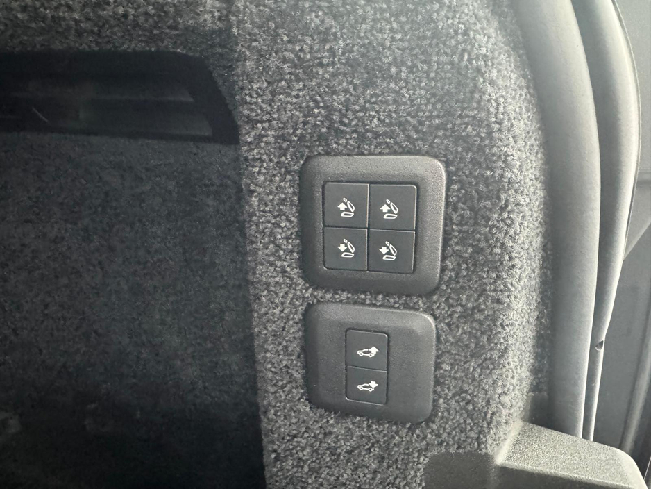 2019 Land Rover Range Rover VOGUE P400E A