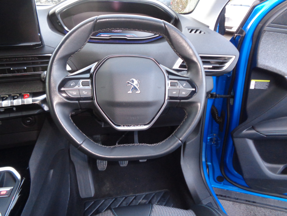 2022 Peugeot 3008 - image 10