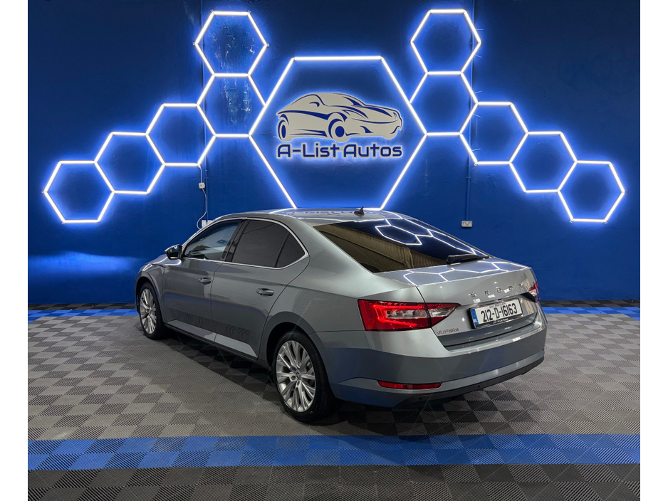 2021 Skoda Superb - image 8