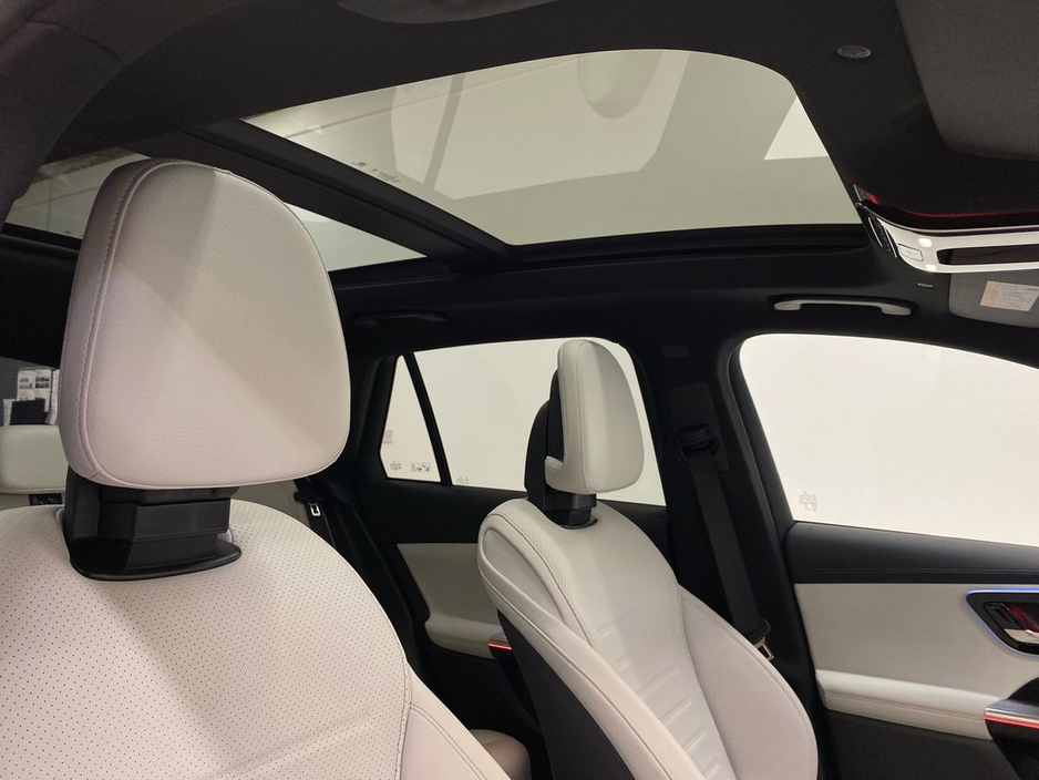 2025 Mercedes-Benz GLC Class - image 19