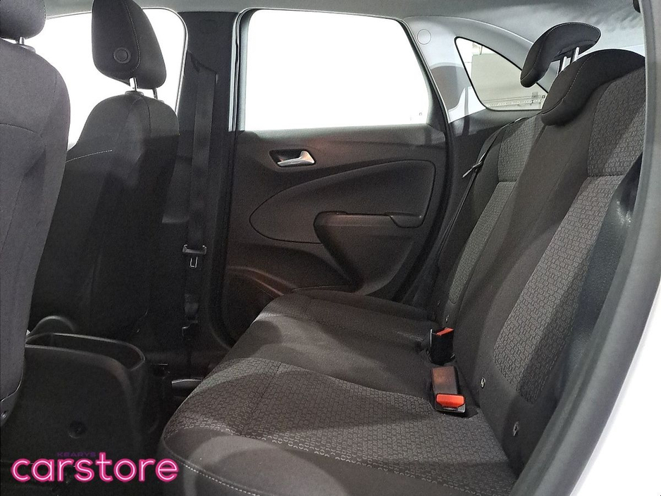 2022 Opel Crossland - image 10