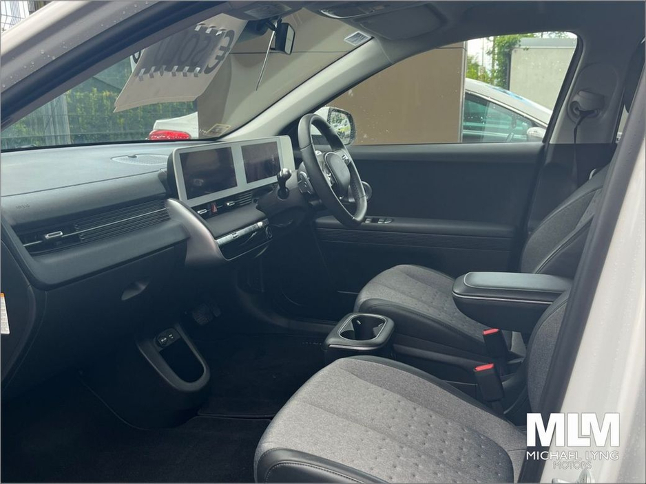 2023 Hyundai Ioniq 5 58kW Executive Plus, €26,995