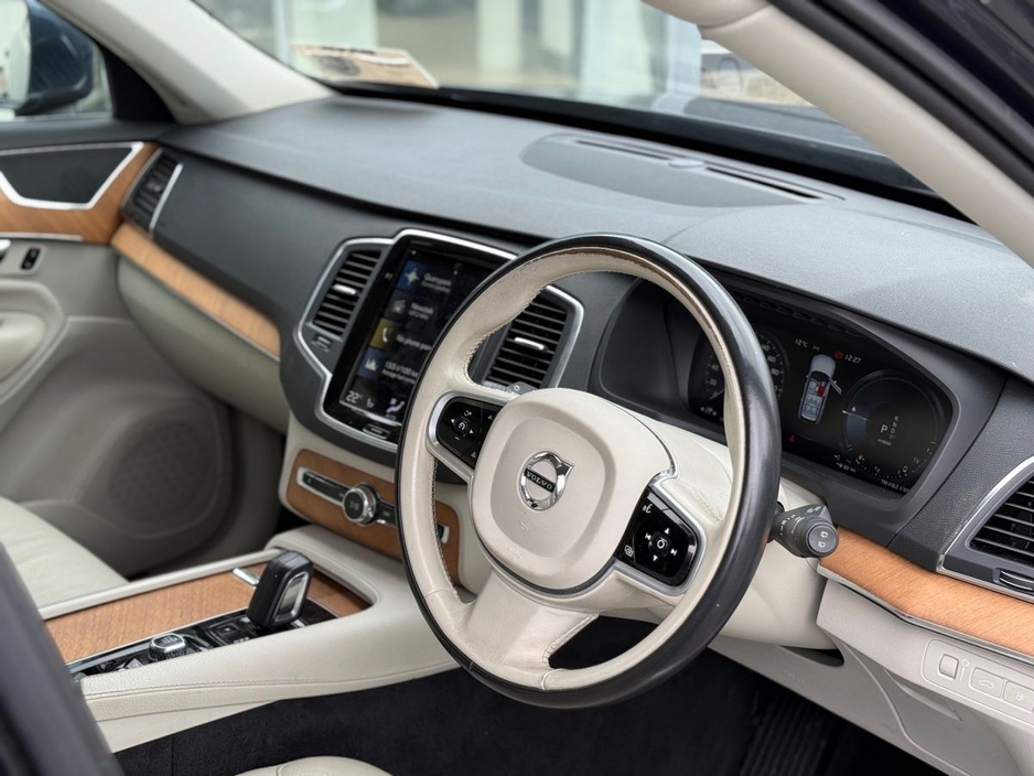 2021 Volvo XC90 - image 4