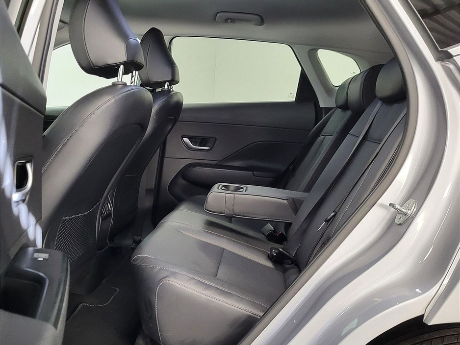 2024 Hyundai Kona - image 9