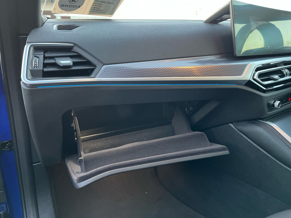 2024 BMW i4 - image 13