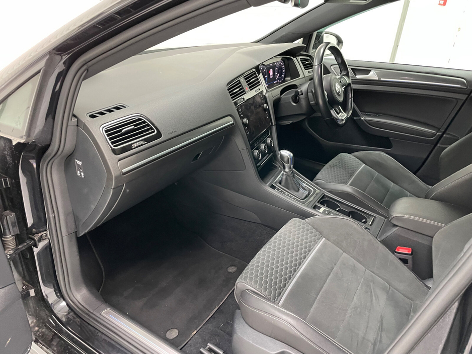 2018 Volkswagen Golf - image 17
