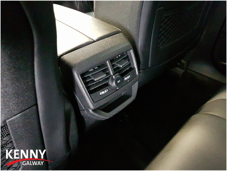 2022 Peugeot 3008 - image 14