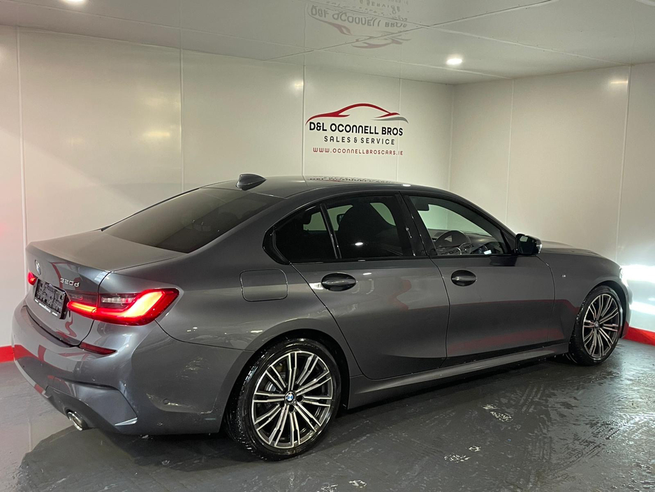 2021 BMW 3 Series - image 2