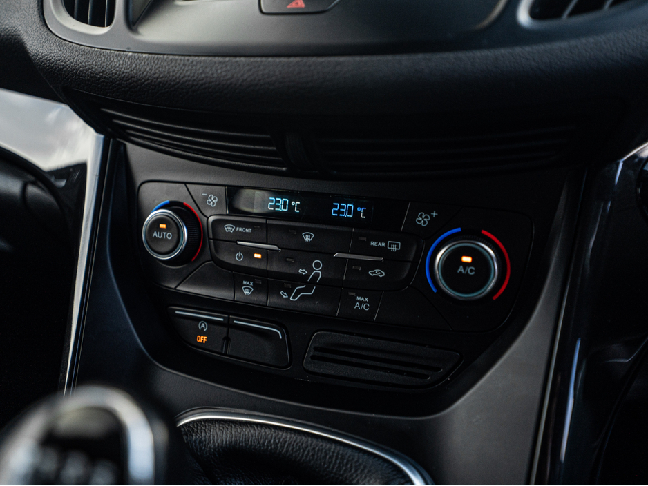 2017 Ford Kuga 2017 Kuga 1.5d TITANIUM/High spec/1yr warranty €15,888