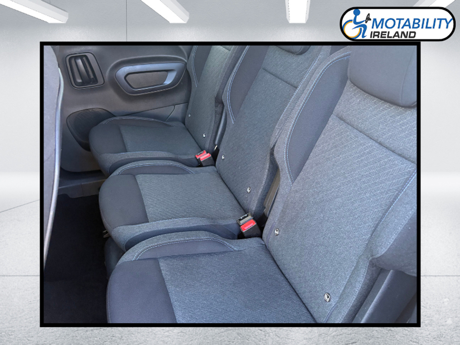 2024 Peugeot Rifter - image 10