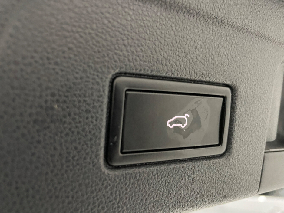 2017 Volkswagen Touran  €30,995