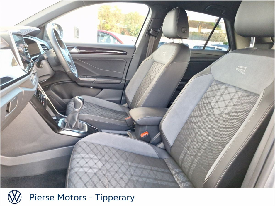 2025 Volkswagen T-Roc - image 7