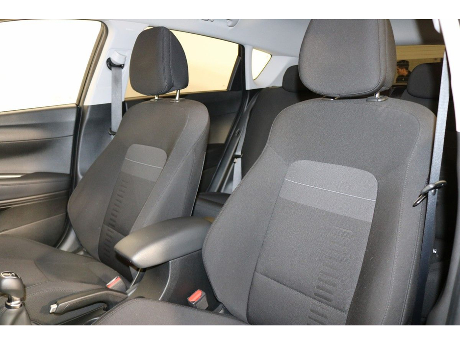 2025 Hyundai Bayon - image 9