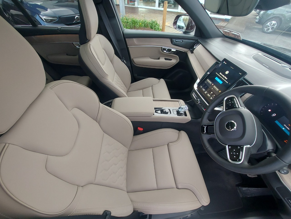 2026 Volvo XC90 - image 18