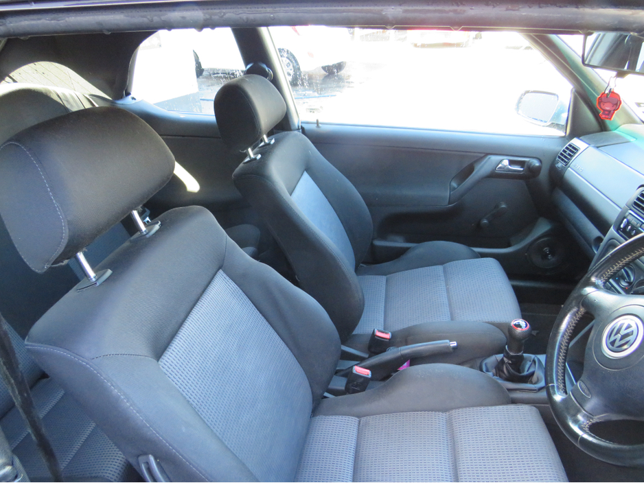 2000 Volkswagen Golf - image 3