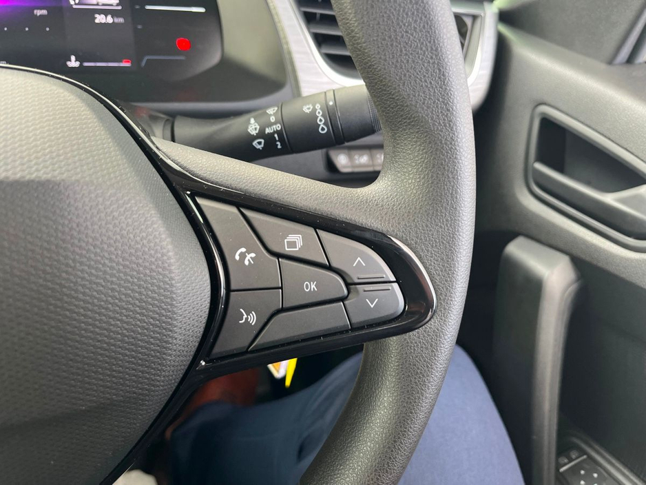 2025 Renault Kangoo - image 10