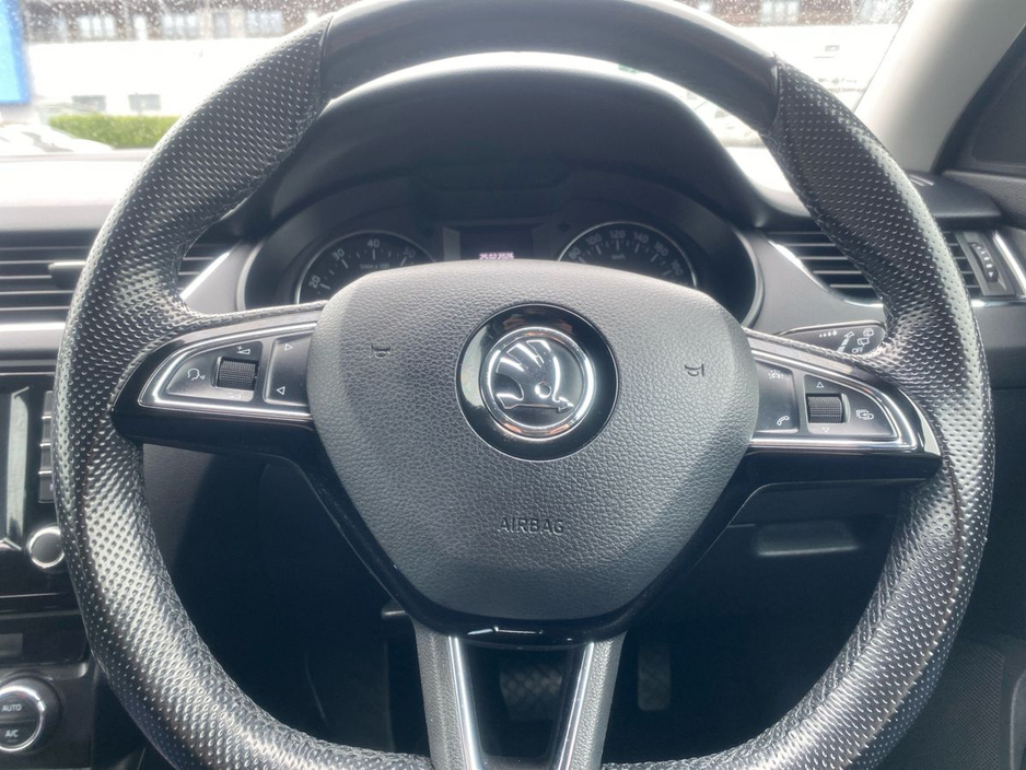 2017 Skoda Octavia - image 15