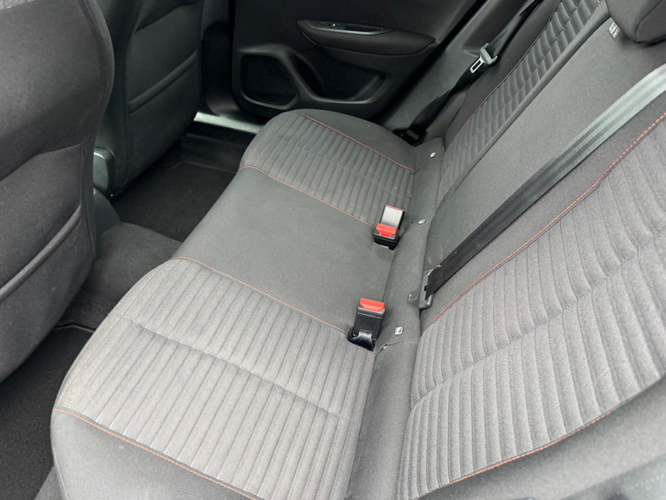 2021 Peugeot 2008 - image 9