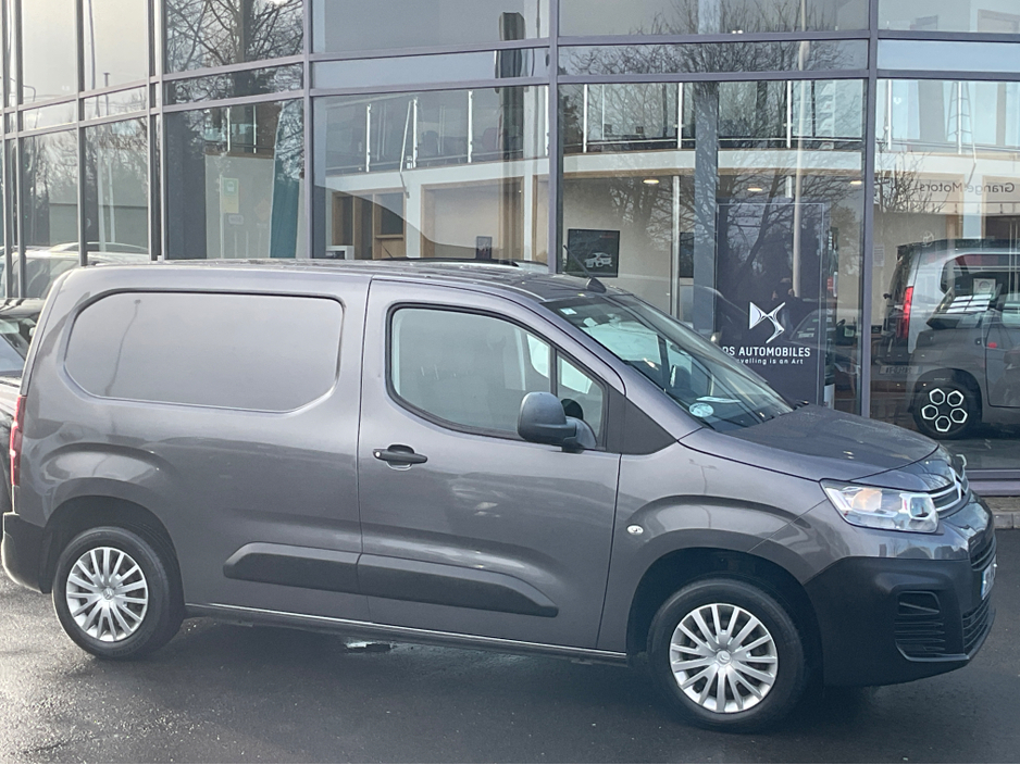 2020 Peugeot 5008 - image 4