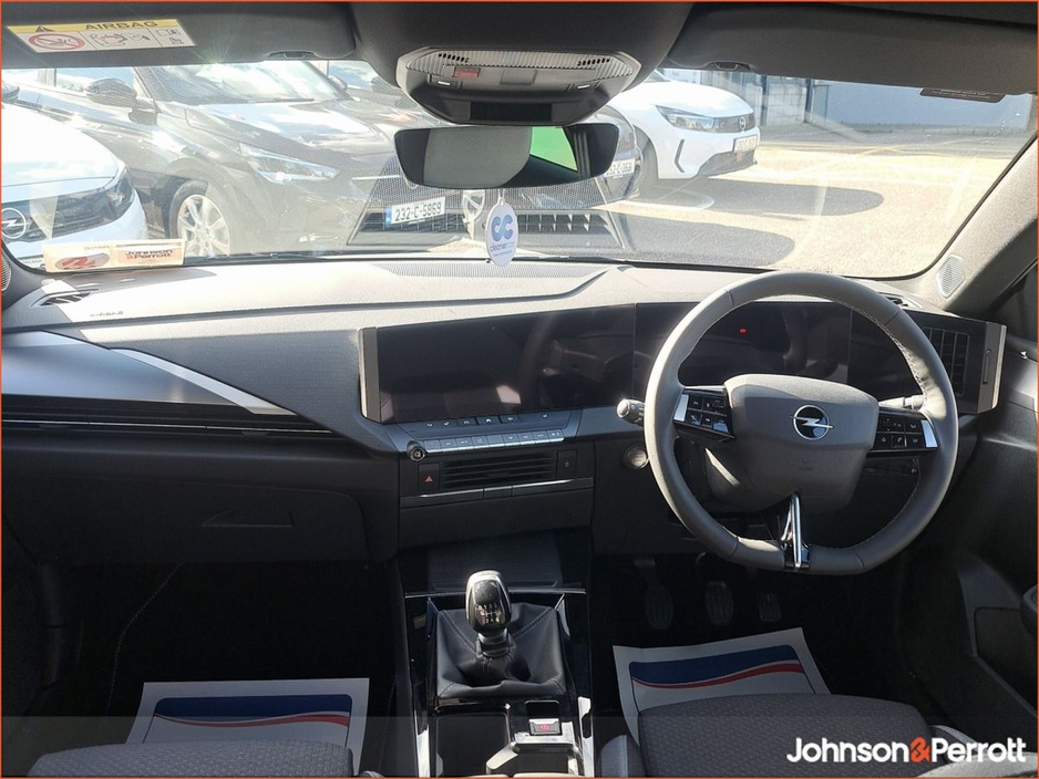 2025 Opel Astra Elegance 1.2 130hp 6-speed manual MY25 €33,900