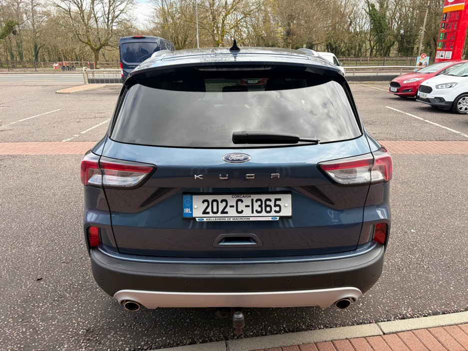 2020 Ford Kuga - image 6