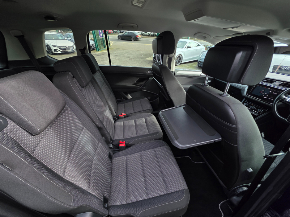 2018 Volkswagen Touran - image 11