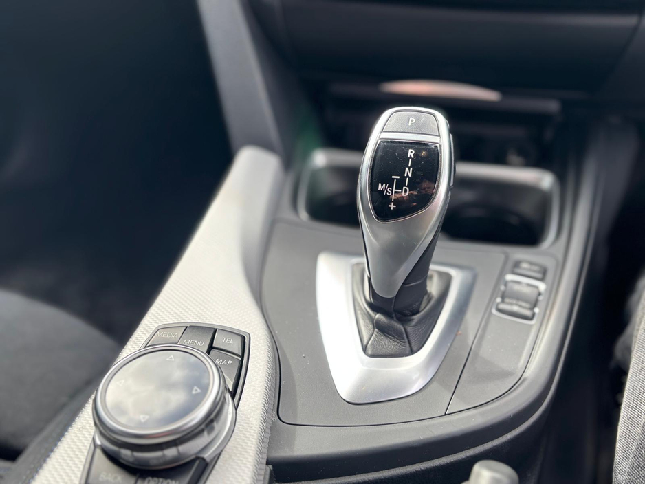 2014 BMW 3 Series - image 7