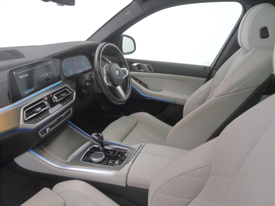 2023 BMW X5 xDrive45e M Sport €76,900